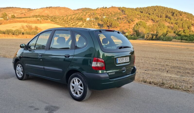 
								Renault Scenic 1.9 DCI completo									