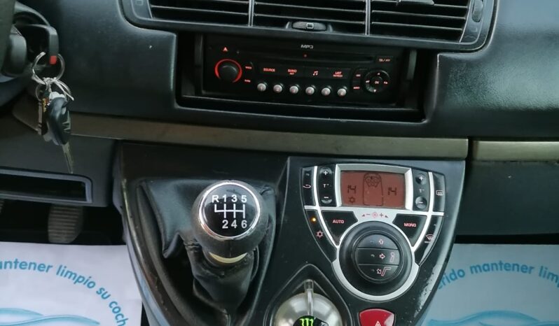 
								Citroën C8 2.0 HDI completo									