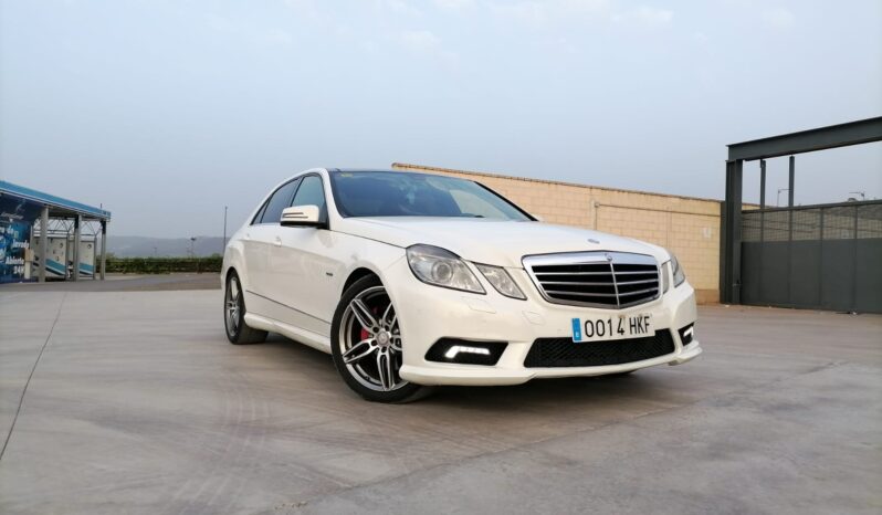 
								Mercedes Class-E 250 AMG completo									