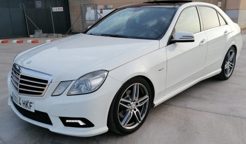 
								Mercedes Class-E 250 AMG completo									