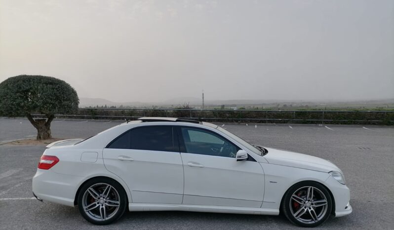 
								Mercedes Class-E 250 AMG completo									