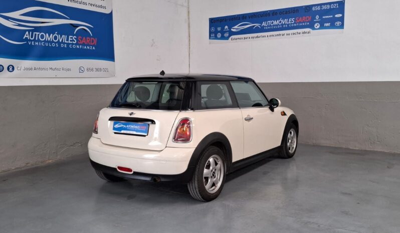 
								Mini Cooper One completo									
