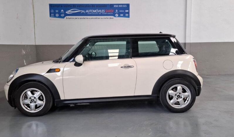
								Mini Cooper One completo									
