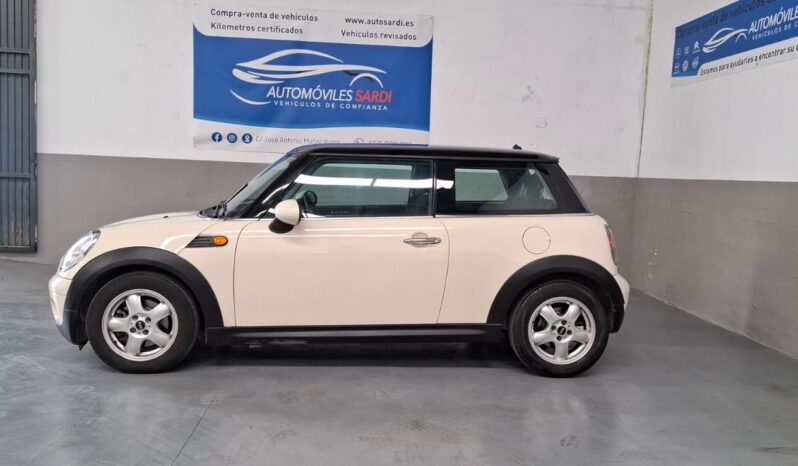 
								Mini Cooper One completo									