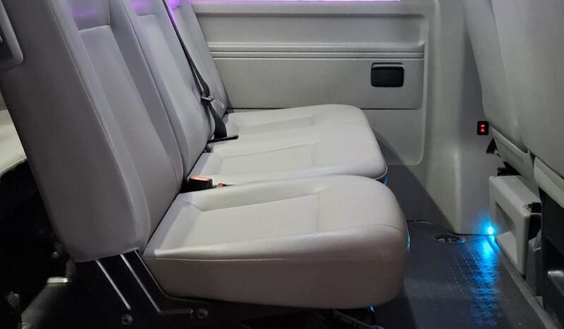 
								Volkswagen Caravelle completo									