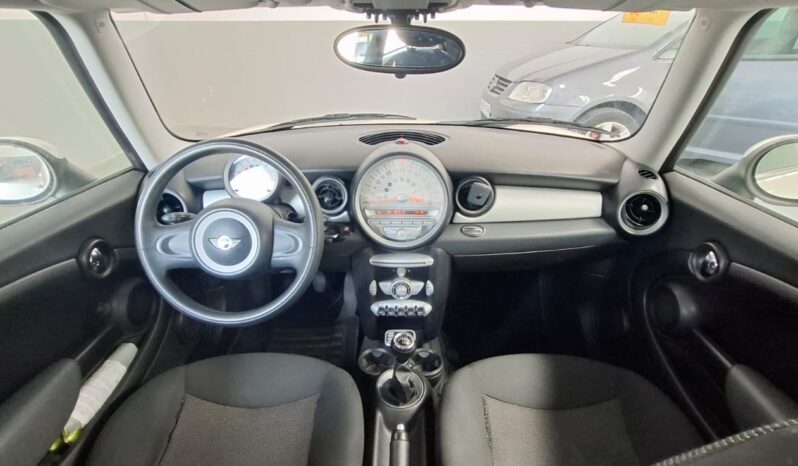 
								Mini Cooper One completo									