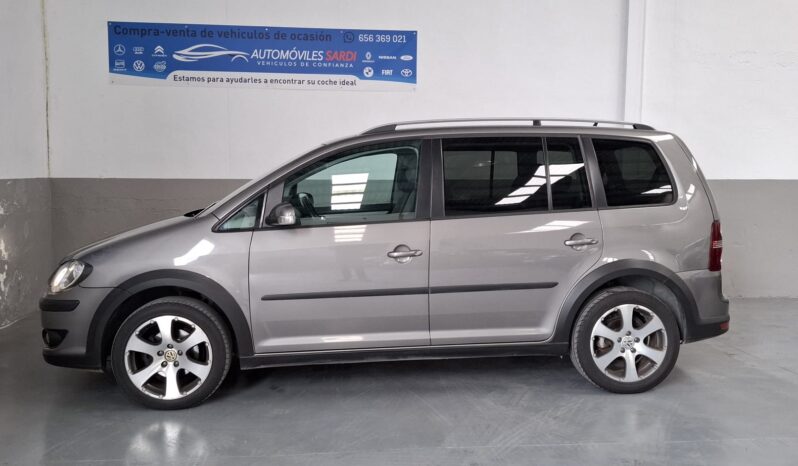 
								Volkswagen Touran completo									