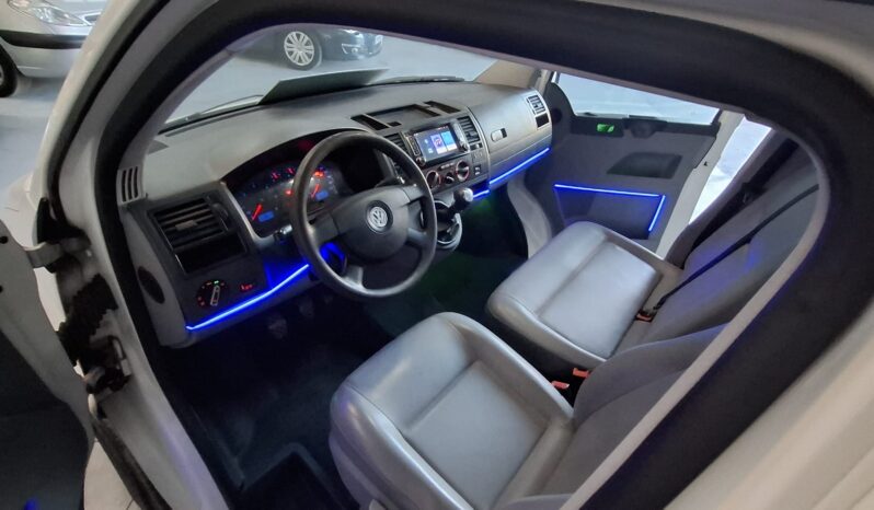 
								Volkswagen Caravelle completo									