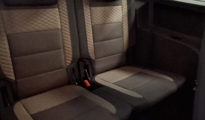 
								Volkswagen Touran completo									
